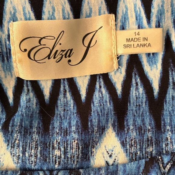 Eliza J Elegant Chic Cold Shoulder Blue and White Geometric Print Dress 14 - Picture 9 of 13